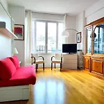 8 Elegant On Prestigious Franklin Roosevelt Avenue Apartment *