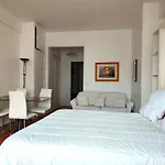 8 Elegant On Prestigious Franklin Roosevelt Avenue Apartment Paris