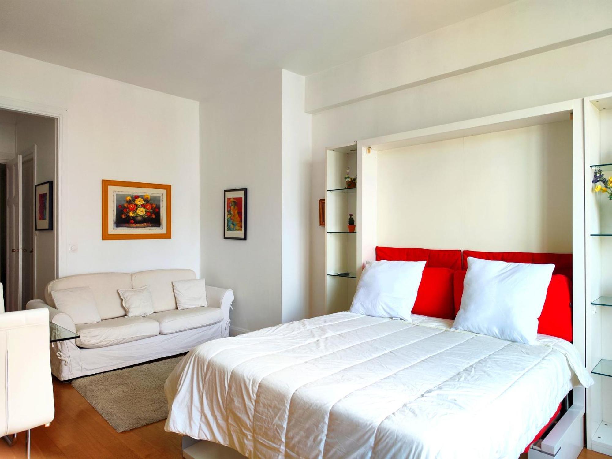 8 Elegant On Prestigious Franklin Roosevelt Avenue Parigi